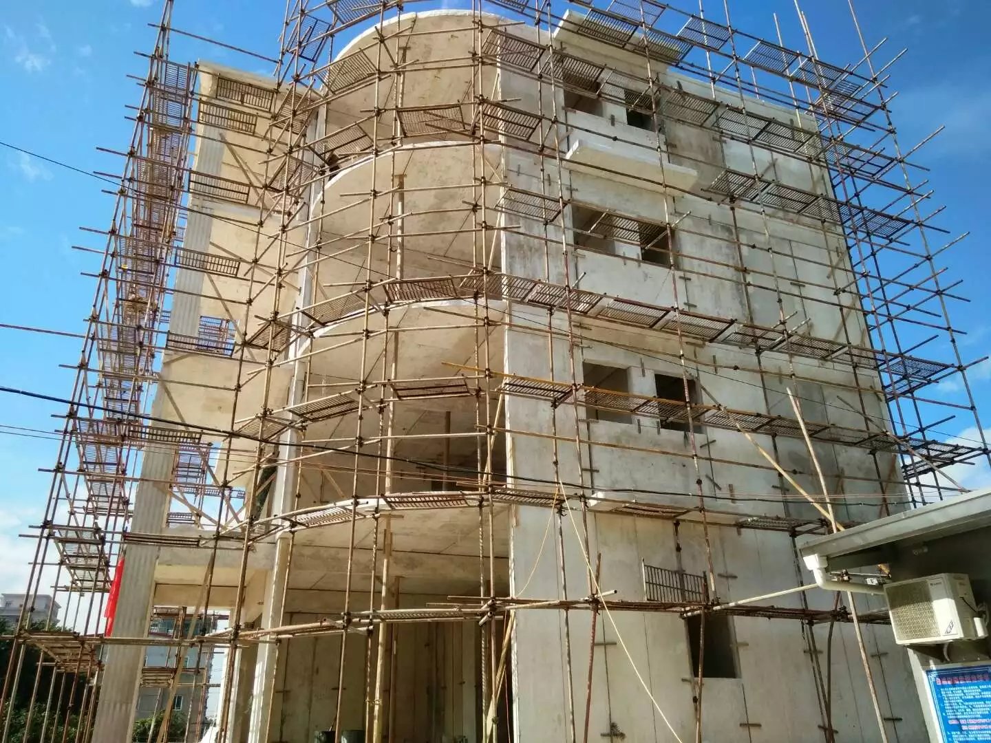 临武星河绿色环保装配式建材在福建修建的五层别墅建筑
